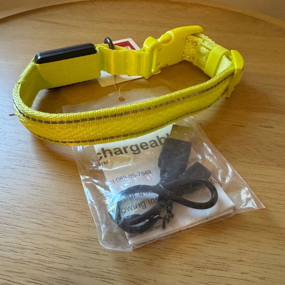 Boots & Barkley (Target) Neon Yellow Rechargeable LED Collar - Picture 4 of 5